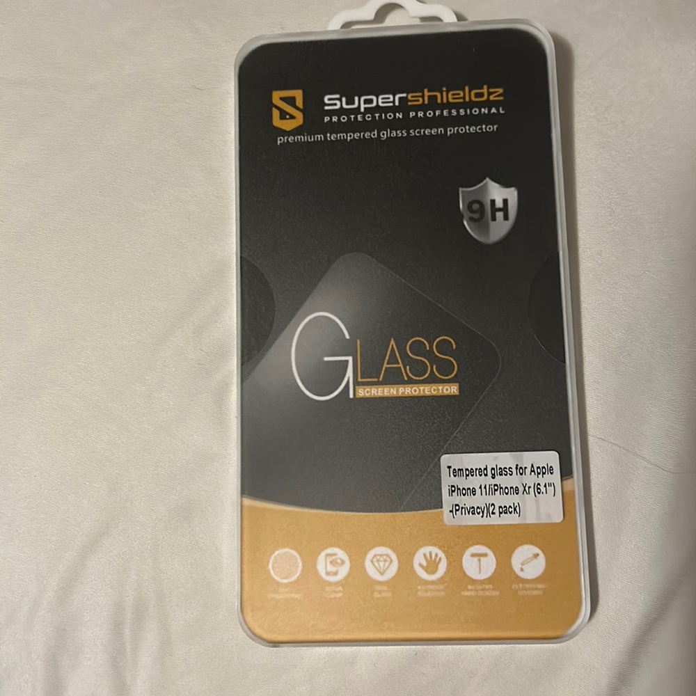 iPhone 11 privacy glass screen protector